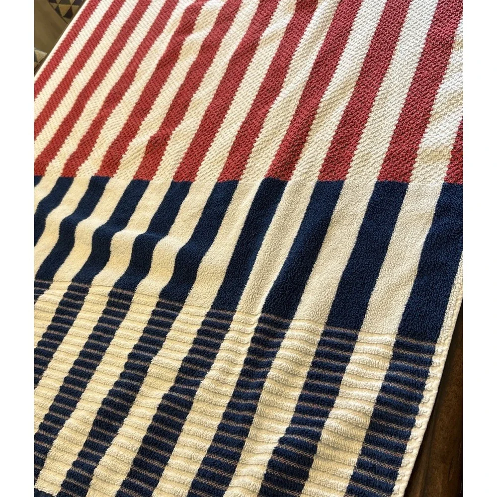 LOFT by Loftex Red White & Blue‎ Stripe Flag Beach Towel 32x64